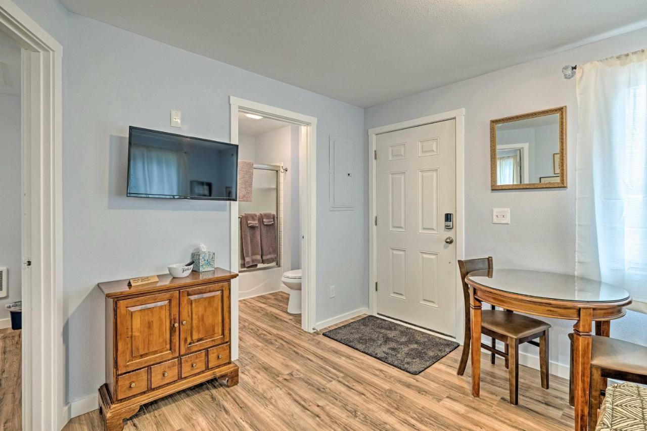 Duplex With Shared Yard - Near Long Beach! Exterior photo