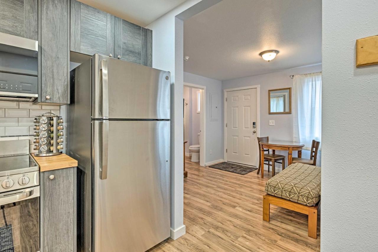 Duplex With Shared Yard - Near Long Beach! Exterior photo